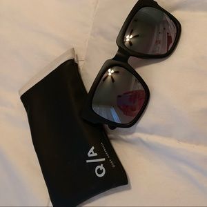 Quay on the prowl sunglasses
